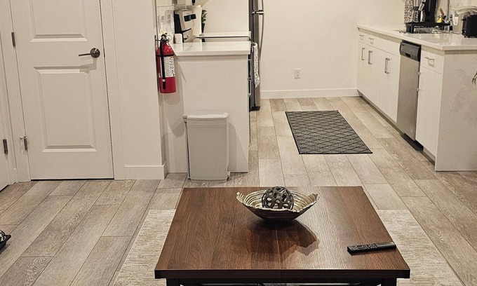 Calgary House | Cozy and Quiet Basement Suite in Calgary area.