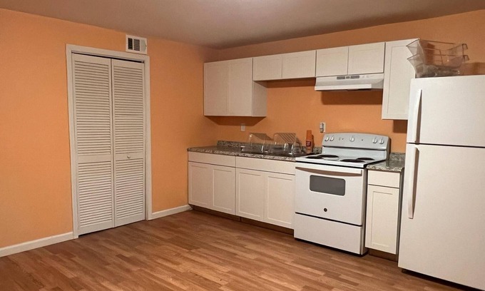Jonesboro Apartment | Cozy and Quiet getaway near shopping and entertainment.