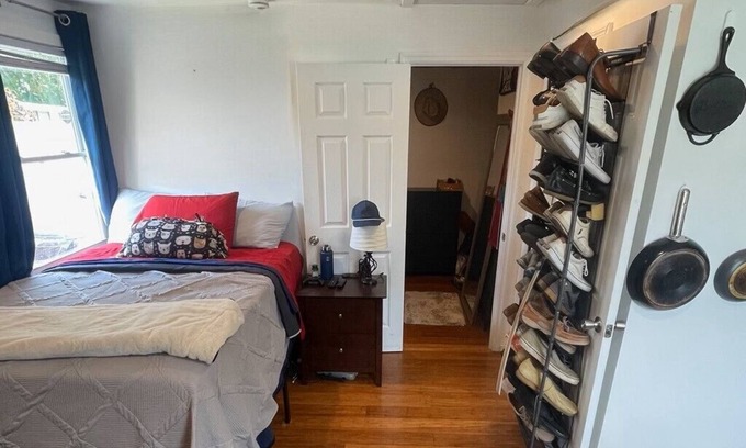 United Central Apartment | Cozy and quiet Studio 10 mins from the beach and Downtown St. Petersburg!nn