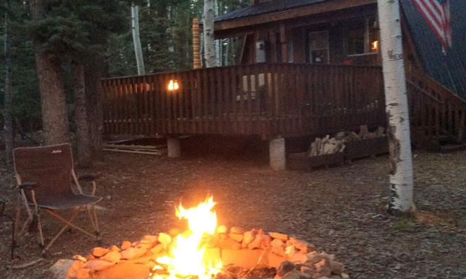 Meadow View Heights Cabin | Cozy and rustic cottage in Duck Creek Village