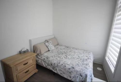 Lawrence Heights House | Cozy and Snug Room near Yorkdale