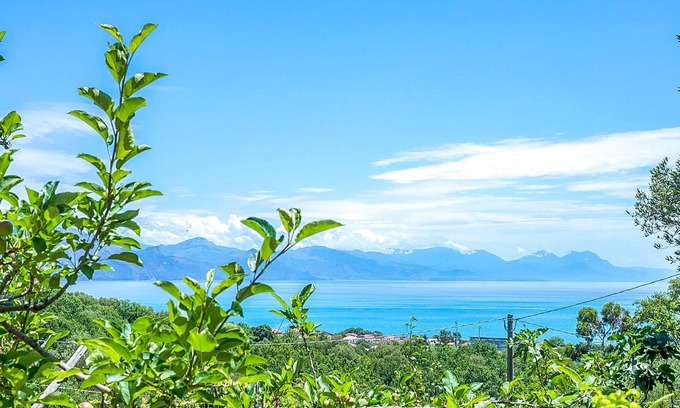 Policastro Bussentino Apartment | Cozy apartment on Campania's beautiful west coast.