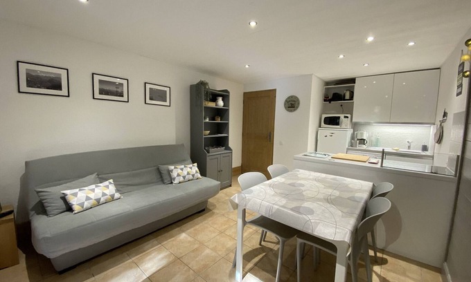 Bellentre Apartment | Cozy Apartment 6 Guests, Balcony, Pool Access, Close to Slopes and Amenities