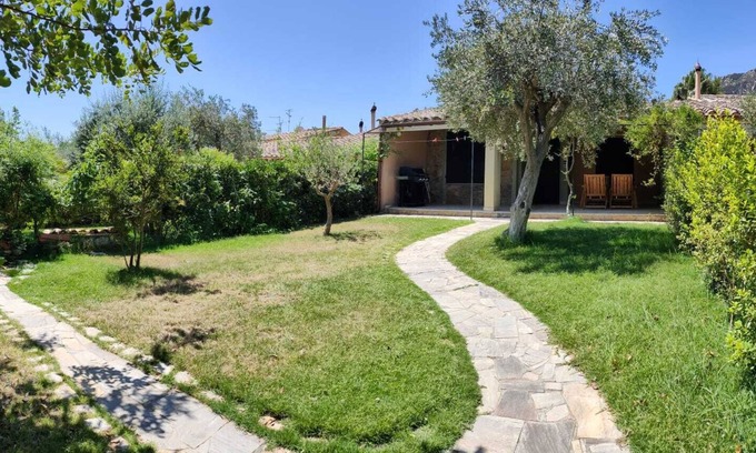 Villaggio Mandorli House | Cozy apartment nearby beach in Villasimius Sardinia