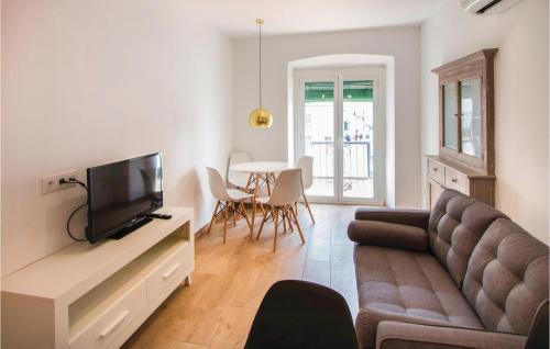 Blanes Apartment | Cozy Apartment In Blanes With Wifi