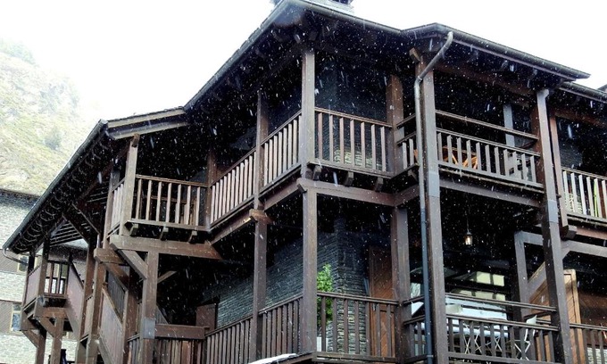 Incles Apartment | Cozy apartment in El Tarter 45 m² with mountain view