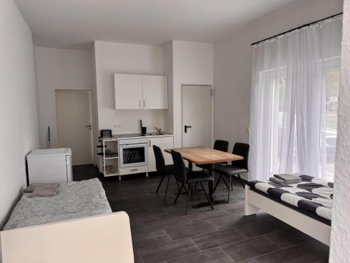 Rheindorf Apartment | Cozy Apartment in Leverkusen