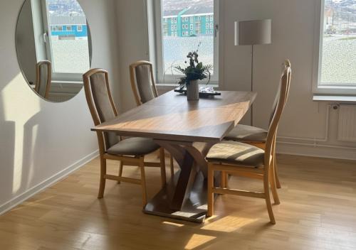 Nuussuaq Apartment | Cozy Apartment in Nuussuaq, Close to Shop and Dining