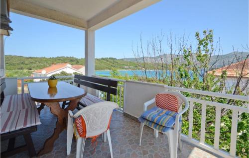 Kneza Apartment | Cozy Apartment In Racisce With Wifi