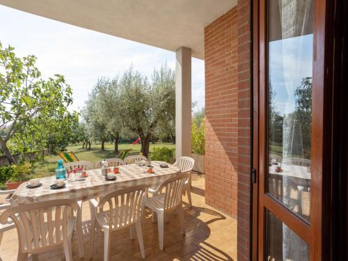 Tuoro sul Trasimeno Apartment | Cozy apartment with swimming pool and gym on Lake Trasimeno