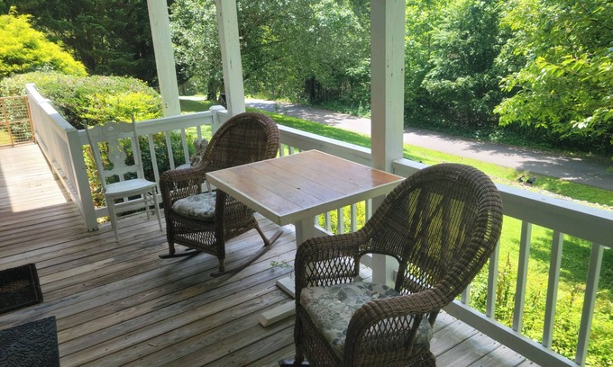 Hayesville Apartment | Cozy apartment located in a quiet subdivision across from beautiful Lake Chatuge