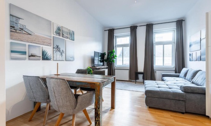Neulerchenfeld Apartment | Cozy Apartment Steps Away from Subway Station