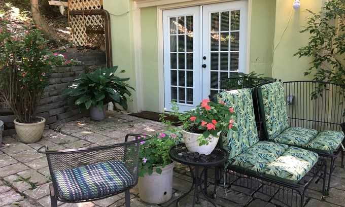 St. Elmo Improvement League Apartment | Cozy Apartment Studio for Your Stay in Chattanooga at "Mountain View"