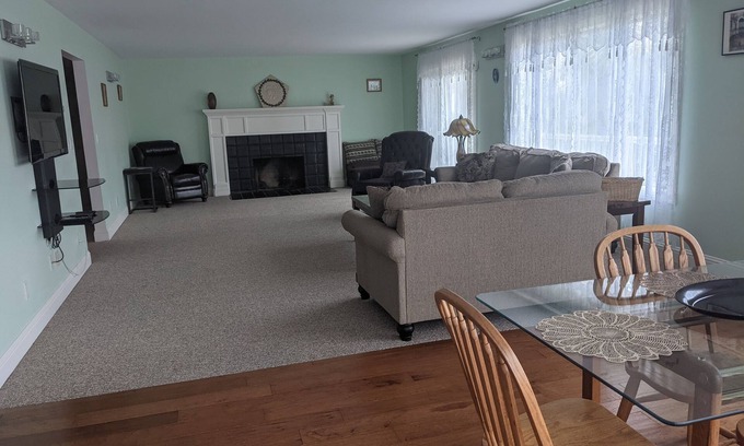 Coos Bay Apartment | Cozy apartment with bay view