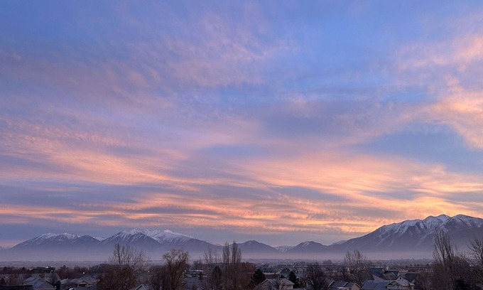 Payson House | Cozy Apartment with Loft, Theater Room, & Gorgeous Mountain Views! Sleeps 8