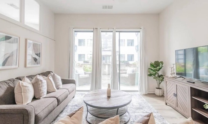 First Ward Apartment | Cozy Apartment with WiFi 206