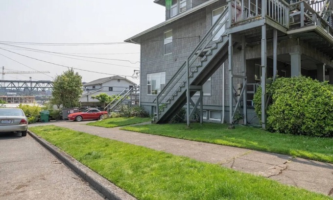 Wallingford Apartment | Cozy APT close to UW and Water