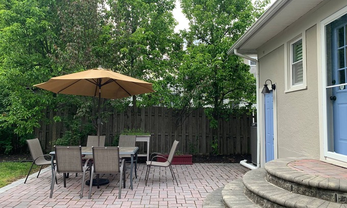 Asbury Park Apartment | Cozy asbury apartment with in unit washer dryer and shared back yard