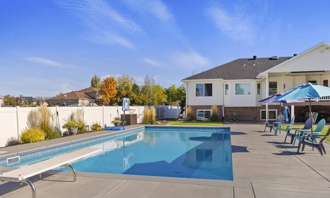 Kaysville House | Cozy basement apartment