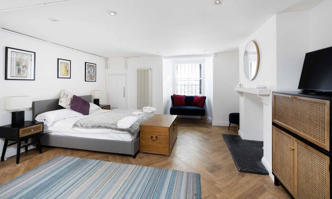 Homerton Apartment | Cozy basement flat unit in London