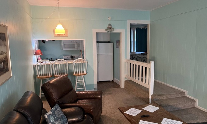 Willoughby Spit Cottage | Cozy Bay View OceanSide by RedAwning