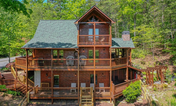 Blue Ridge Cabin | Cozy Bear Cabin by Escape to Blue Ridge