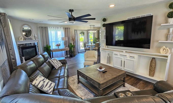 Fairfield House | Cozy, Beautiful, Lovely Home Away from Home. Perfect for family re-unions!