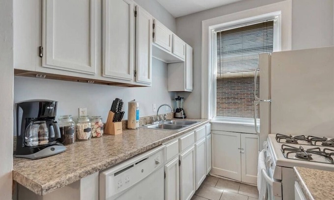 Southwest Garden House | Cozy, Beautiful, Second Floor Unit in Tower Grove STL 2E