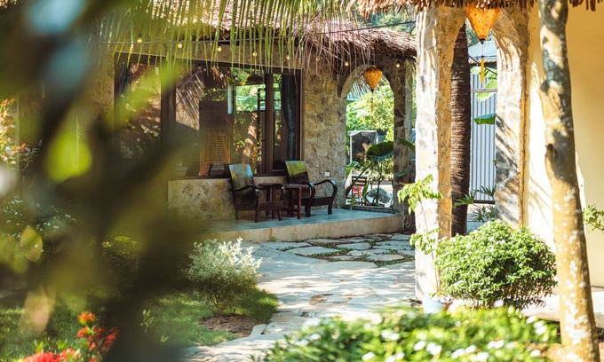 Hoa Lu Resort | Cozy Beer Garden Homestay