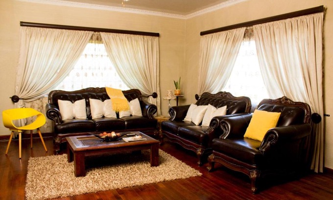 Amalinda House | Cozy Blue Guesthouse