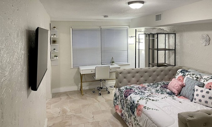 Crescent Lake Apartment | Cozy boho studio near Downtown St Pete