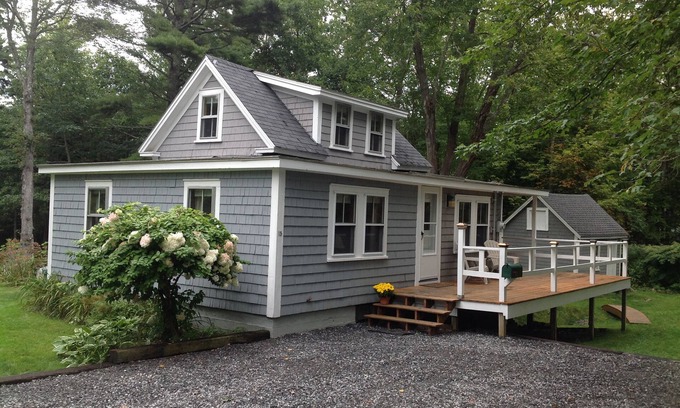 Boothbay Harbor Cottage | Cozy Boothbay Harbor Cottage in Country-like Setting, Walking Distance to Harbor