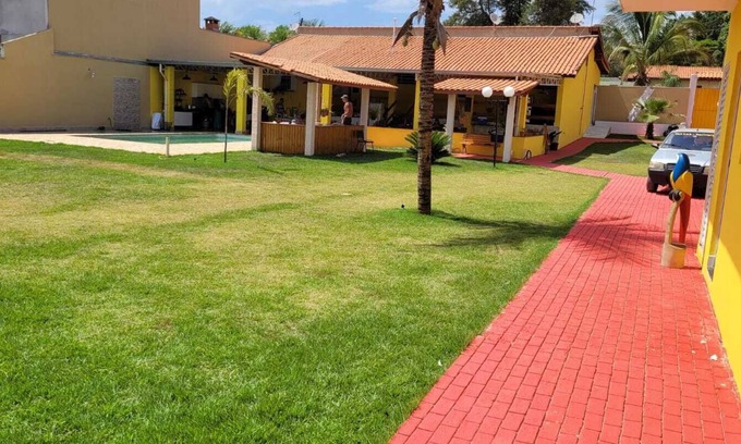 Campinas House | Cozy farmhouse in Campinas with games tables and church-style hall.