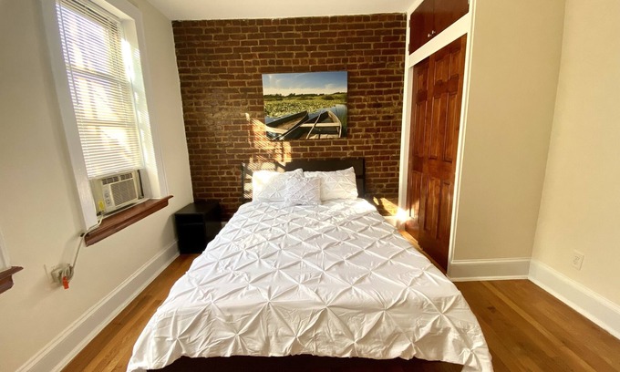 Ditmars Steinway House | Cozy Brick Apartment Near Everything!