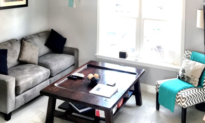 Capitol Hill House | Cozy, Bright Capitol Hill Carriage House