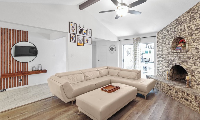 Watauga House | Cozy & Bright Getaway Home. Perfect Family Escape