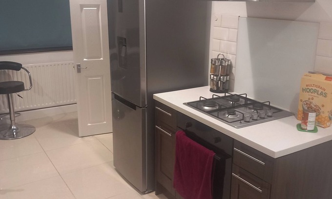 Bickley House | Cozy Bromley Hideaway - Perfect for Couples