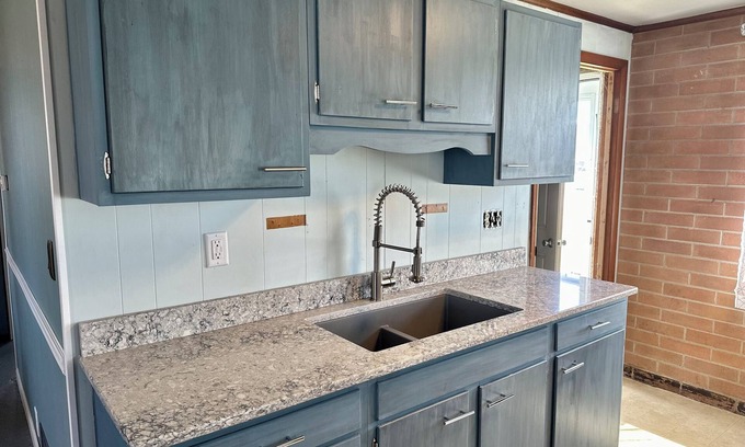 Port Clinton House | Cozy bungalow with view of Lake Erie & room to park your boat!