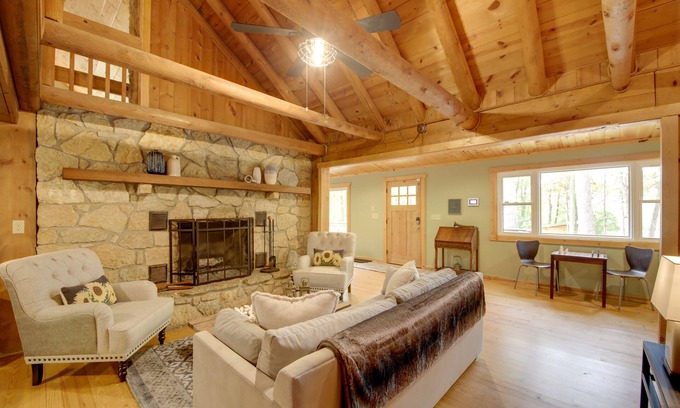 Bath Cabin | Cozy Cabin: 12 Mi to Miami University - Oxford!
