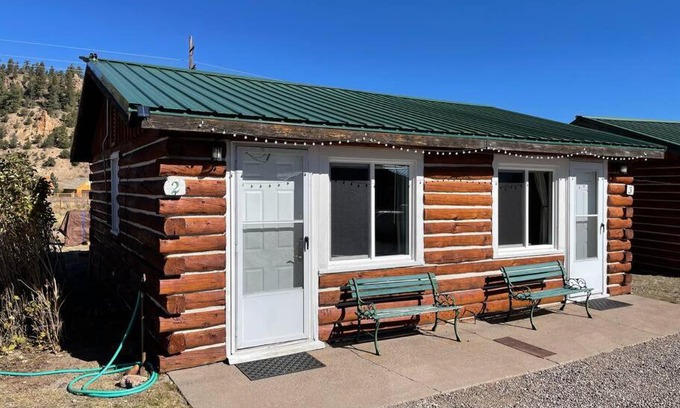 South Fork Apartment | Cozy cabin #2 at Aspen Ridge Cabins