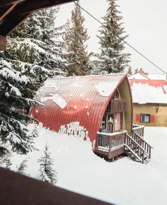 Rossland Ski Chalet | Cozy Cabin at RED - Steps to Skiing & Trails