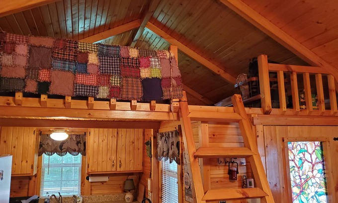 Jamestown Cabin | Cozy Cabin, Big South Fork National Recreation Area, Pickett State Park nearby.