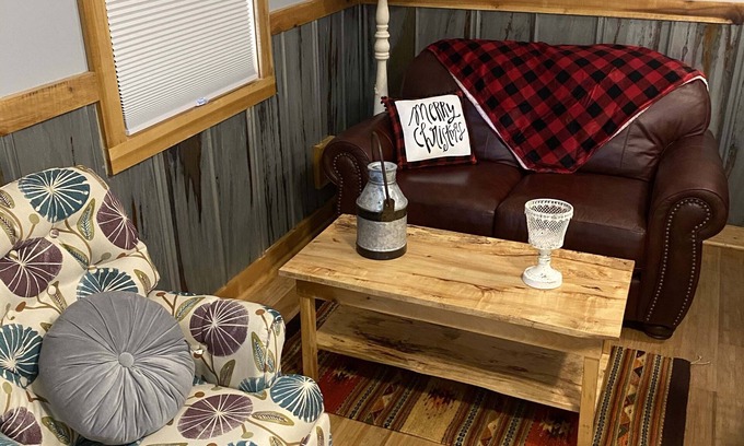 Barnardsville Cabin | Cozy Cabin by the Creek