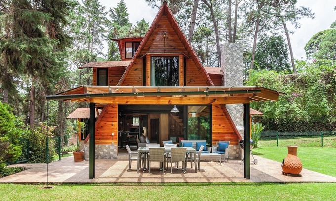 Avandaro House | Cozy Cabin in Avandaro: Surrounded by Forest Bliss