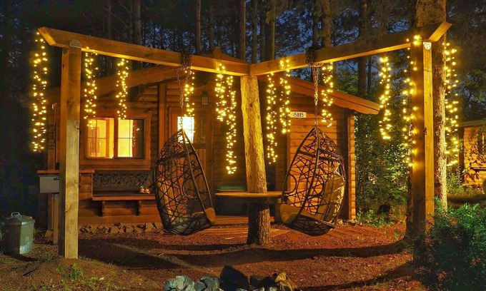 Hayward Cabin | Cozy cabin in the heart of Hayward!