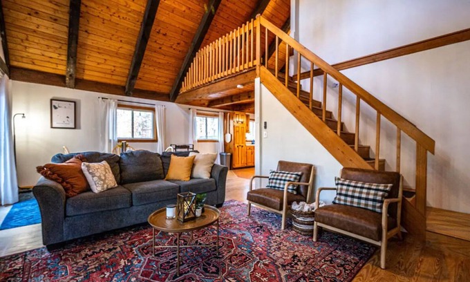 Effingham Cabin | Cozy Cabin in the Pines — Secluded Oasis, Minutes to Skiing & Lakes — Dogs ok!