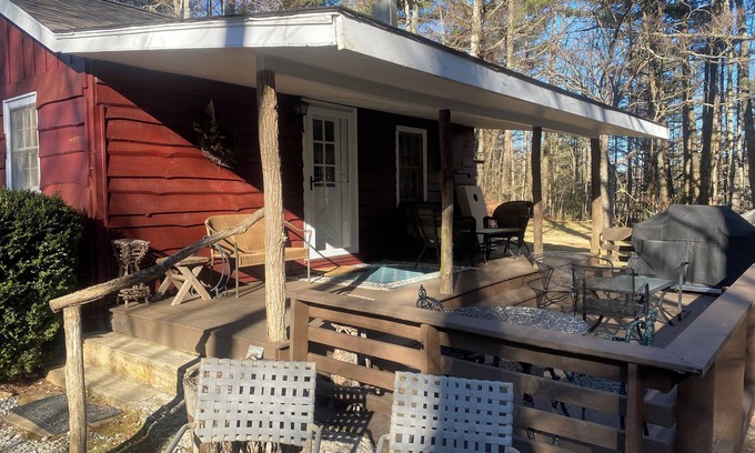Highlands Cabin | Cozy Cabin nestled by a Babbling Brook located between Highlands and Cashiers.