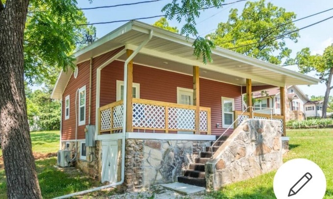 Rockaway Beach Cabin | cozy cabin newly remodeled