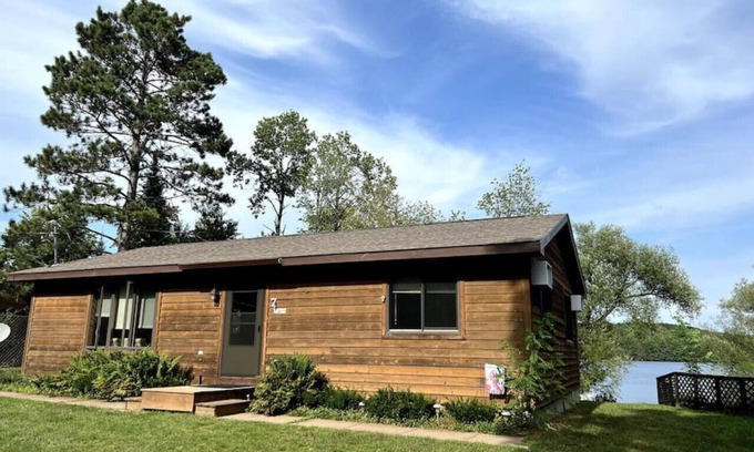 Three Lakes Cabin | Cozy Cabin on Range Line Lake