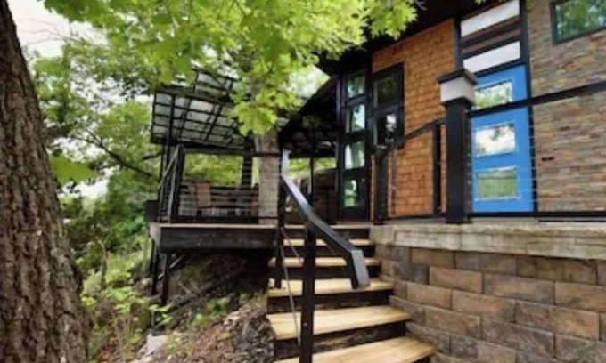 Osage Beach Cabin | Cozy Cabin on the Lake! Sleeps 2 @ Jacks Shack!